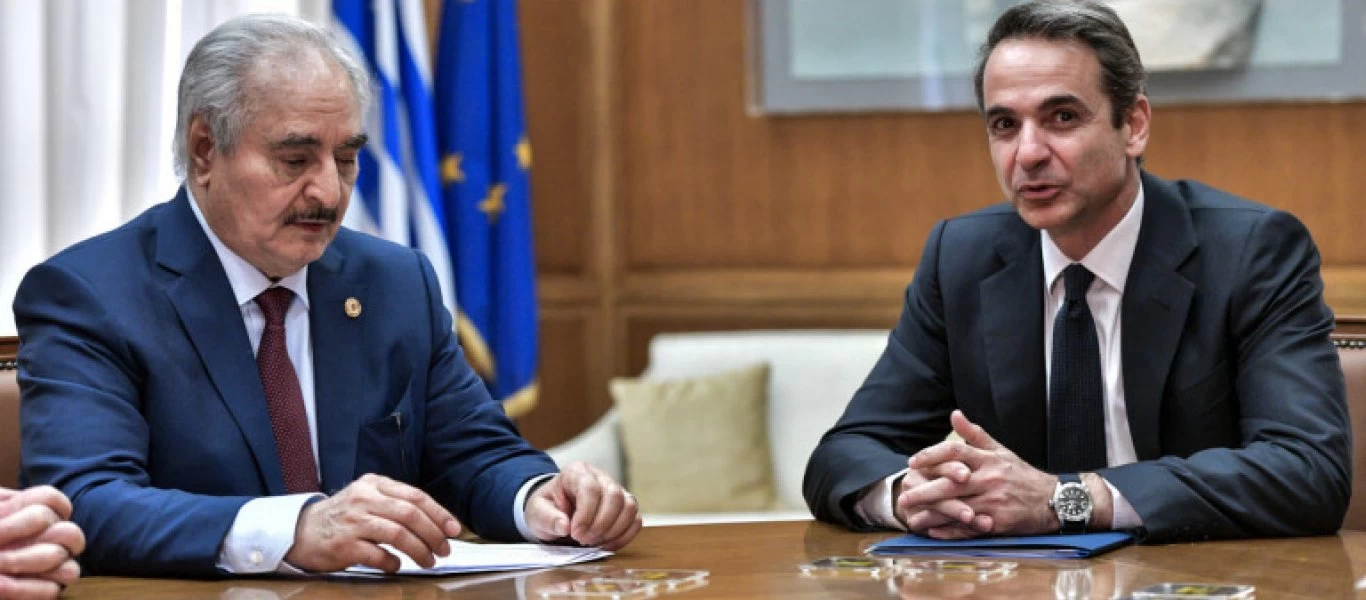 Ο «χαλαρός» διάλογος Μητσοτάκη-Χαφτάρ πριν κλείσουν οι πόρτες